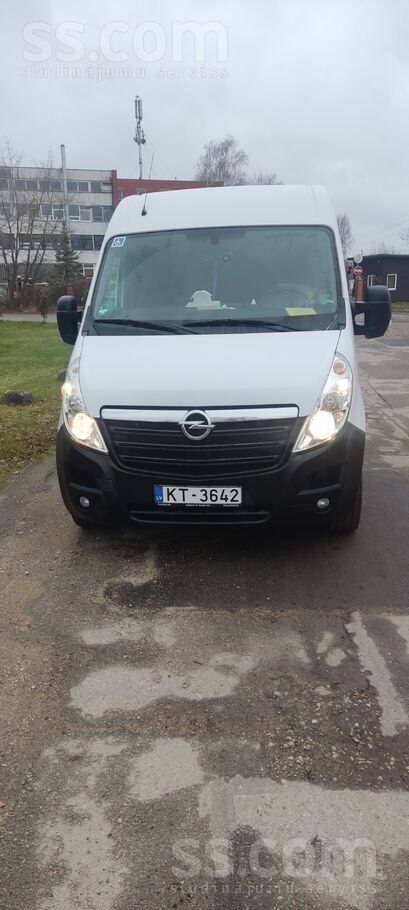 Авто оборудовано для перевозки инвалидов.