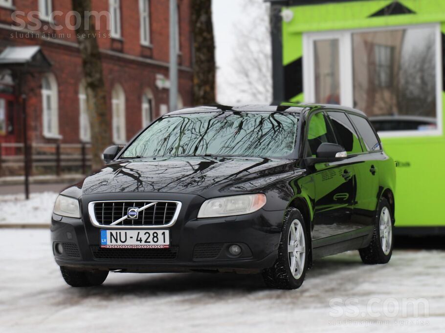 Volvo 2.0d/100kw, pusādas sēdekļi ar apsildi priekšā un