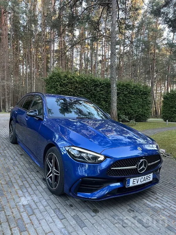 Mercedes Tikko ieradies no Zviedrijas. Mercedes-Benz C300E 