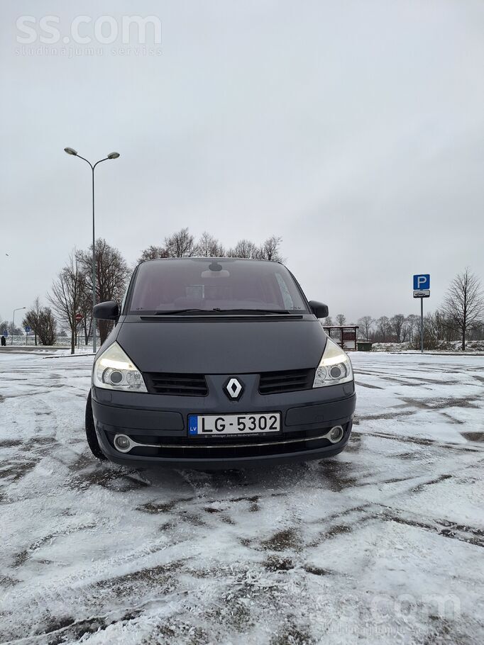 Продаю Reanult Espace 2011 года с 2-ух литровый дизельный мотором. Машина в