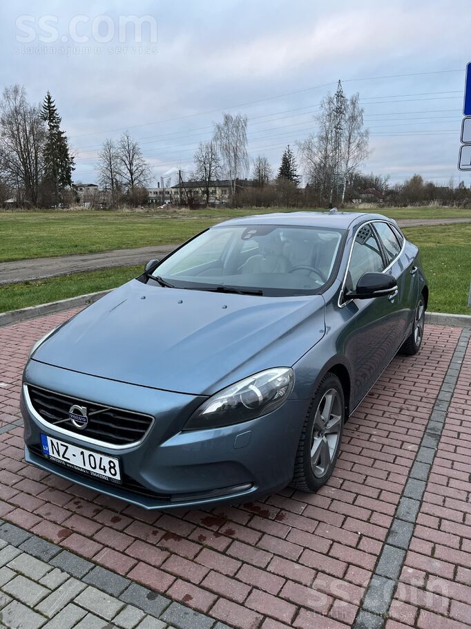 Volvo Iespēja iegādāties ekonomisko Volvo V40, 2.0 dīzel