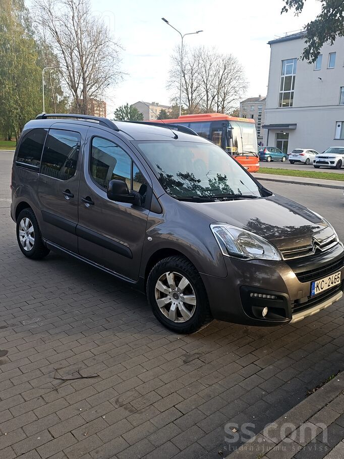 Продаётся Citroën Berlingo 2015 года
1.6 дизель, в отличном техническом и в