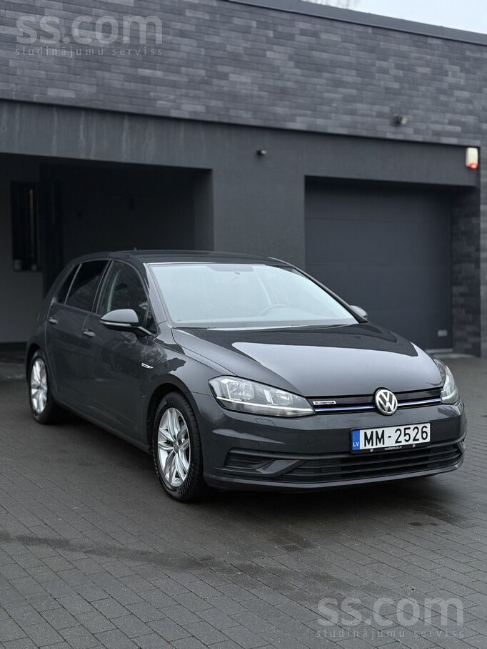 Volkswagen Saimnieks pārdod VW Golf 7 45th Anniversary Editio