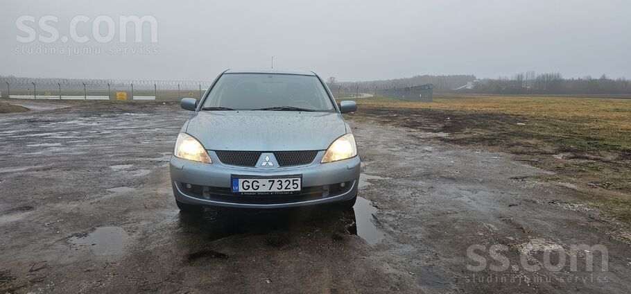 Mitsubishi Pārdodu Mitsubishi Lancer. 
