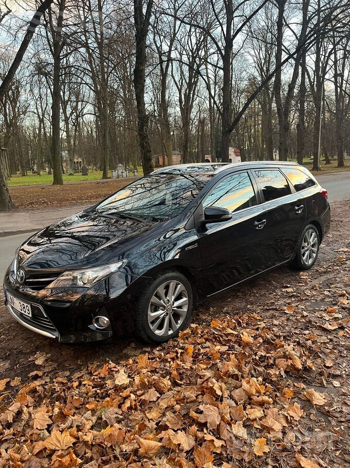 Toyota Pārdodu uzticamu, drošu un ekonomisku auto Toyota 