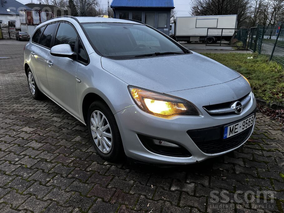 Opel Pārdodu Opel Astra 1.7 dīzelis 2014. gads Manuālā 