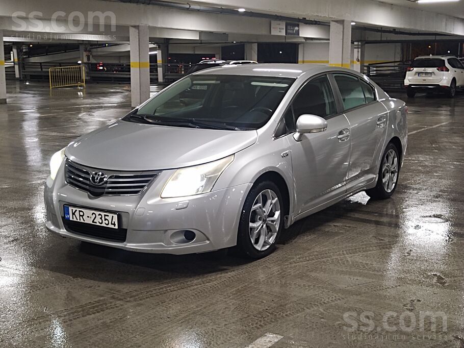 Toyota Pārdod Toyota Avensis, 2.2d, Automats, Sedans, jau