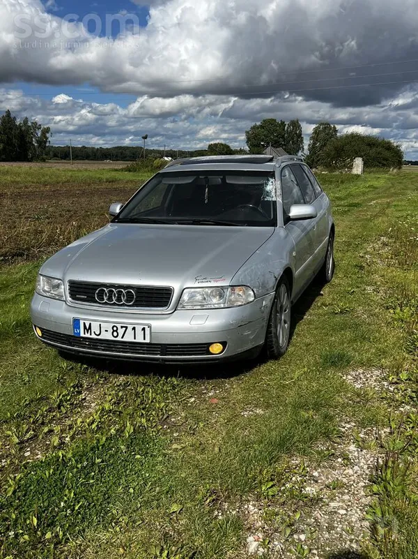 Audi A4 - 1