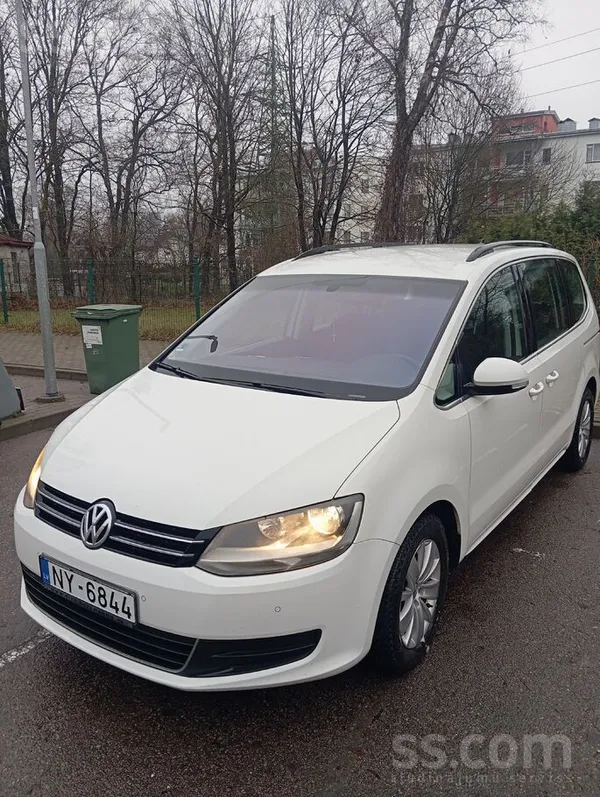 Volkswagen Labs auto ar svaigu skati. Auto atrodas Rīgā. Cena
