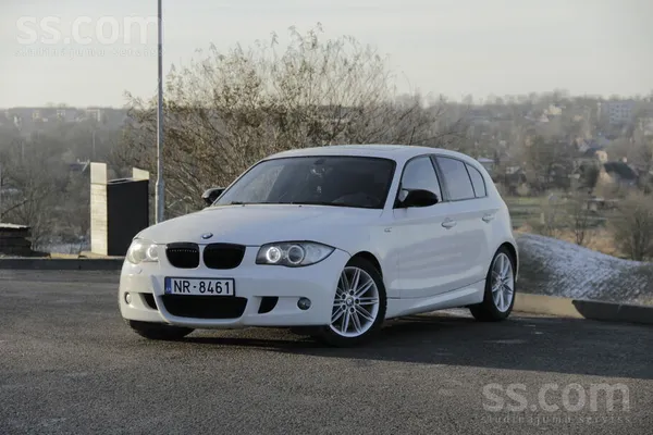 BMW BMW 120 (E87) ar 2.0 benzīna dzinēju (125 kW). Lat