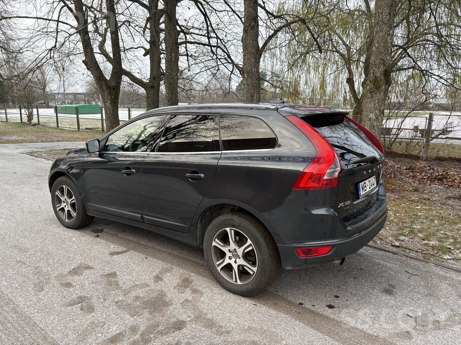 Īpašnieks pārdod. Visas apkopes veiktās savlaicīgi, servisa gr. , akumulator