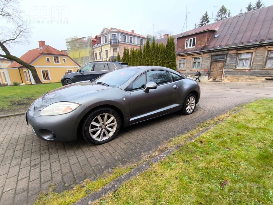 Jaunas bremzes, gūltņi, amortizatori. Automašīna uz kuru atskatās. Ekonomisk