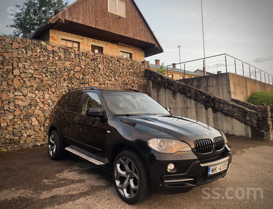 BMW Steidzami pārdodu, cena pēdējā. Pārdošanā BMW e70 