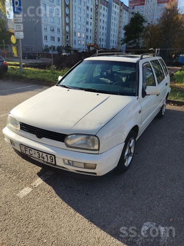 Volkswagen Продаётся Volkswagen Golf 3, 1998 года выпуска, 1.