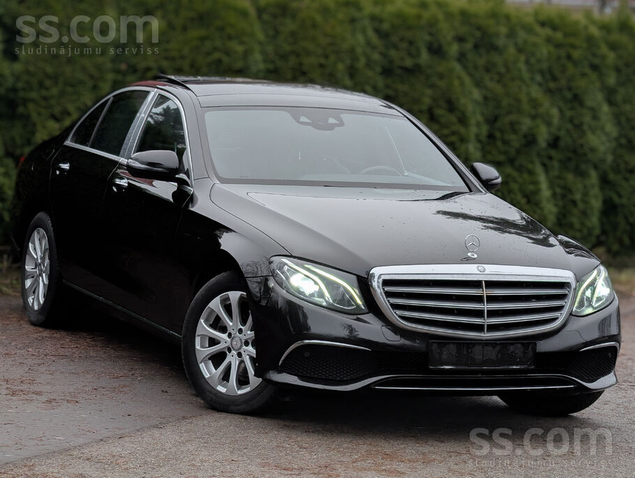 Mercedes Obsidian Black. Exclusive. Mercedes Benz 2017 E220