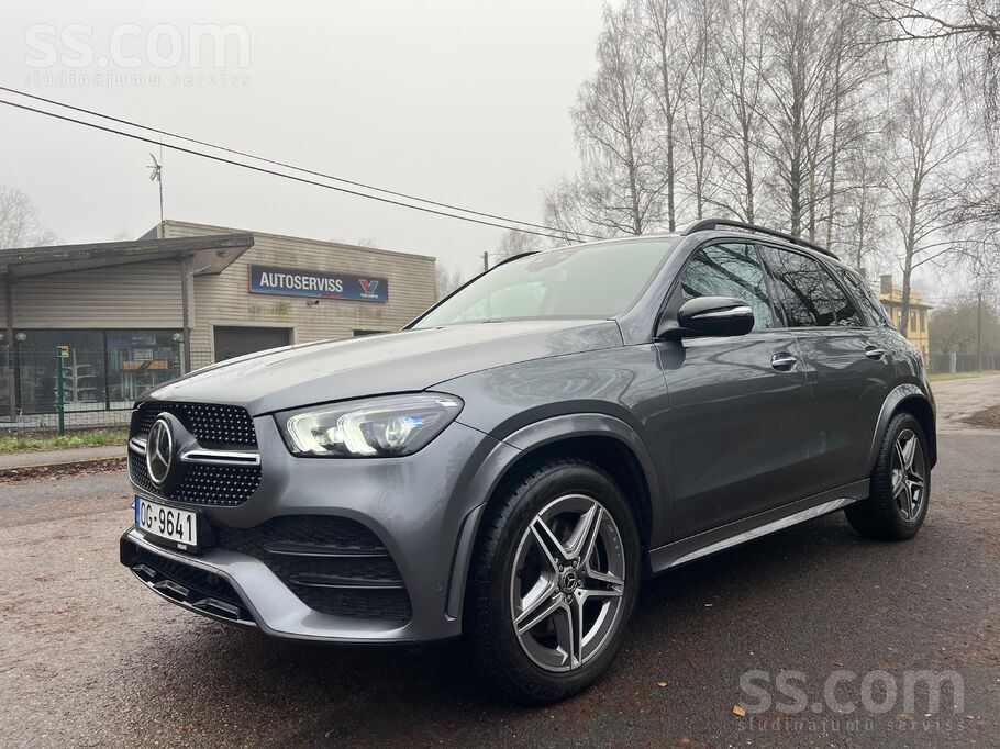 Pārdodu ļoti skaistu un teicamā stāvoklī esošu Mercedes-Benz Gle 300 (pilnpi