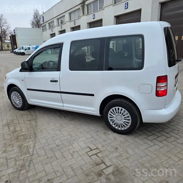Volkswagen Uzņēmums pārdod VW Caddy. 