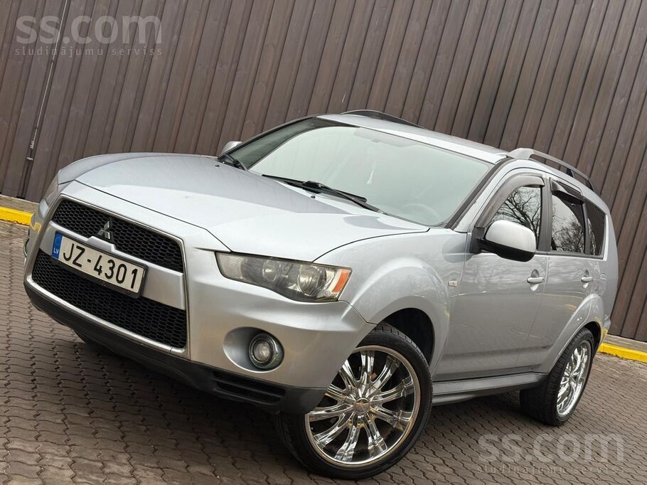 Mitsubishi Pārdod Mitsubishi Outlander , Facelift modelis , 2