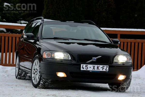 Volvo No Vācijas. V- 70 /Exicutive modelis/ 2.4 D5 120 k