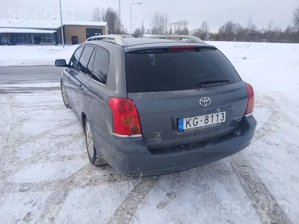 Toyota Pārdod braucamu auto. 