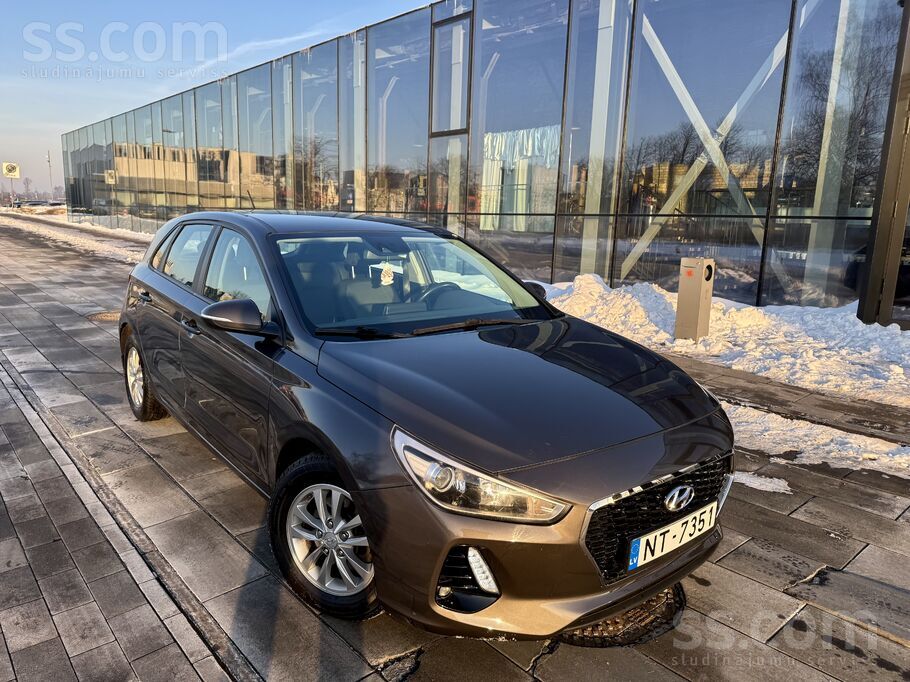 1.4 benzīns, automāts, klima, kruiz kontrole, start-stop, joslas, apsildāma