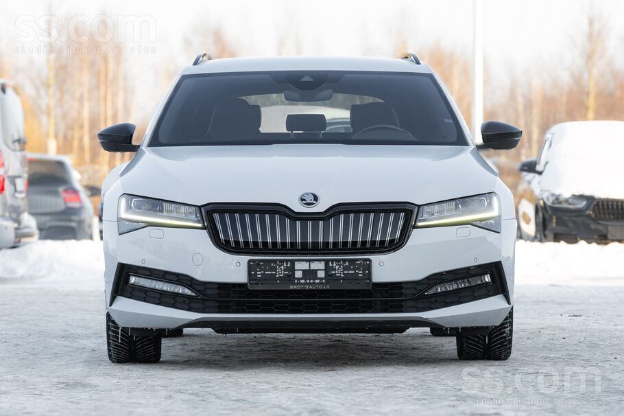 Facelift Škoda Superb Sportline IV 1.4 Tsi - Hybrid - Automatic.
Orģināls