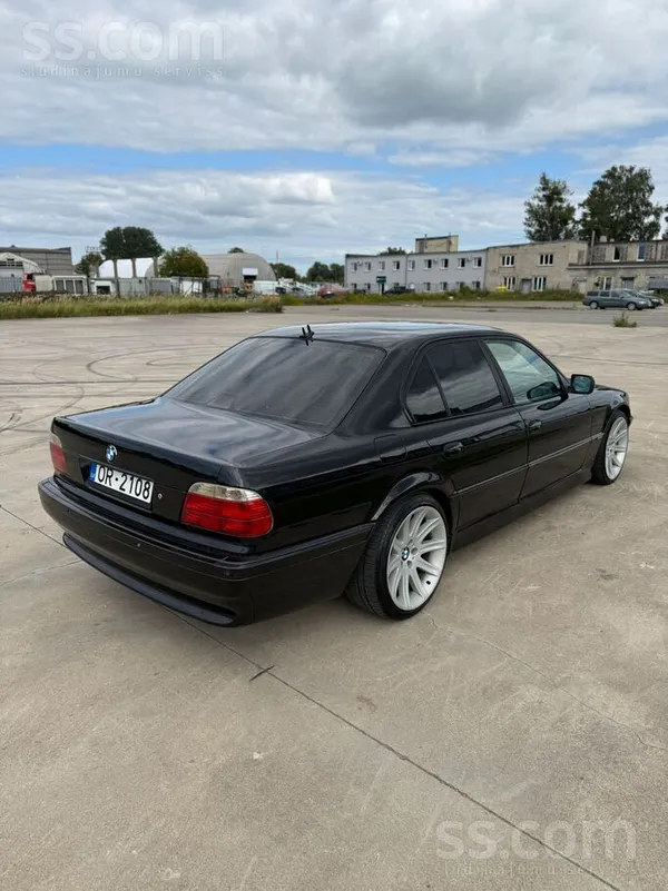 BMW 730 - 1