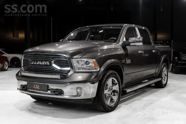 Dodge Pārdod Dodge Ram 1500 5.7 Hemi Longhorn 295kW. Cen