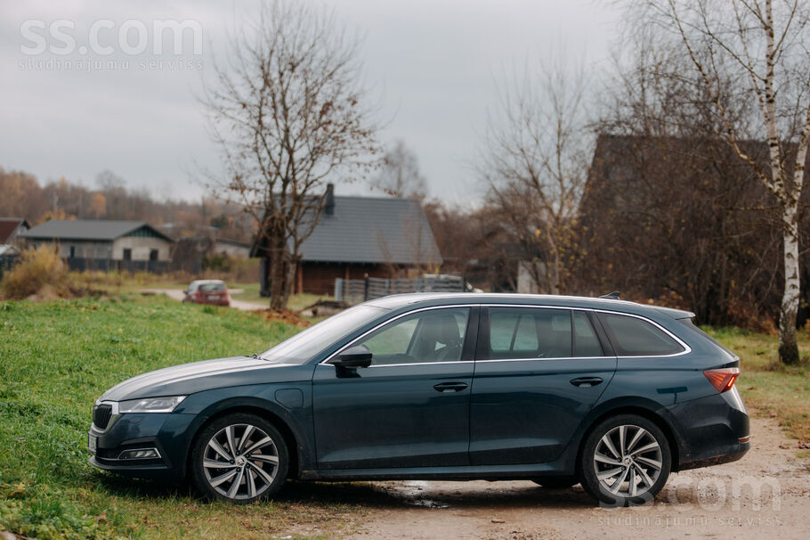 Automašīna perfektā stāvoklī, origināls nobraukums, nav bijusi Csng.
Autom