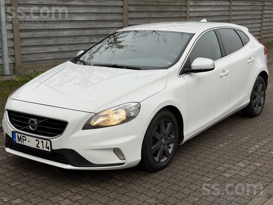 Volvo Pārdodu Volvo V40 R-Design 2.0D 88kw, mehānika, 20