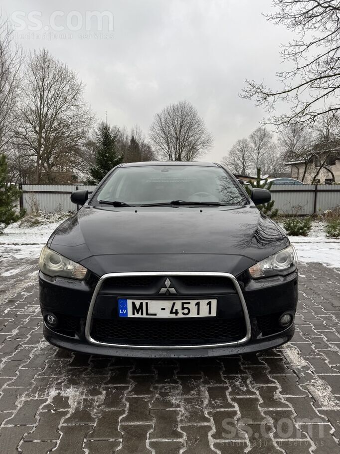 Пробег 144к
Двигатель 1.798 Техосмотр до октября 2026
Комплект летних и зи