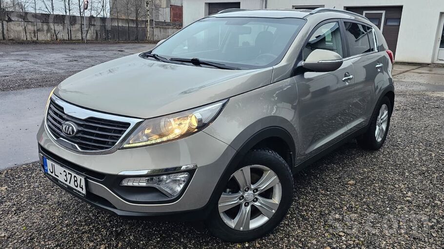Pārdodu Kia Sportage 2013, 1.7 Crdi, 6Mt, priekšpiedziņa (Fwd), 240 000 km,