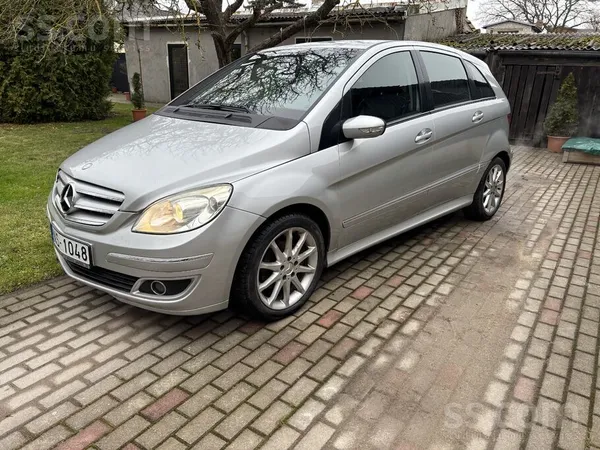Mercedes Pārdod Mašīnu labā tehniskā un vizualā stāvoklī, d