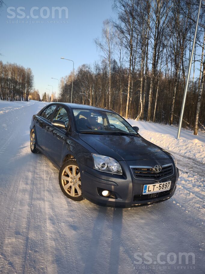 Mašīna labā tehniskā un vizuālalā, stāvoklī. Jaunas ziemas riepas. Salikti j