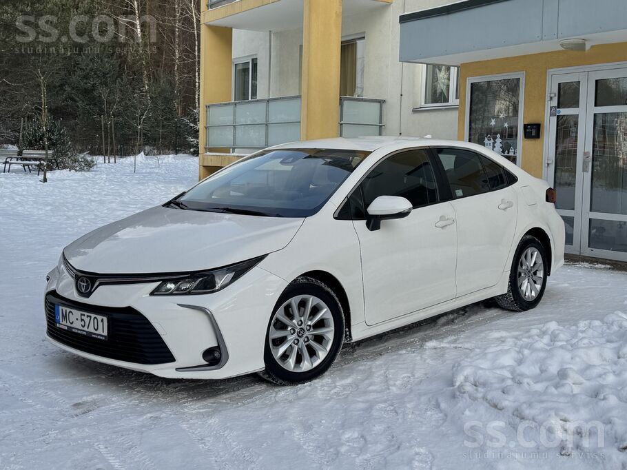 Toyota Corolla Active (97 kW / 130 Zs). Tīra vēsture un oriģināls nobraukums