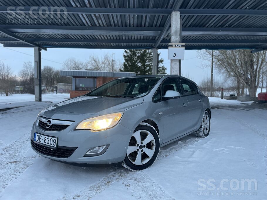 Opel Pārdod Opel Astra 2011. gada ar 1.7L 81 kW dīzeļdz
