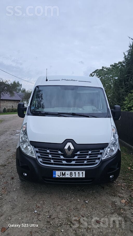 Renault Iespējama apmaiņa pret vieglo automašīnu. 