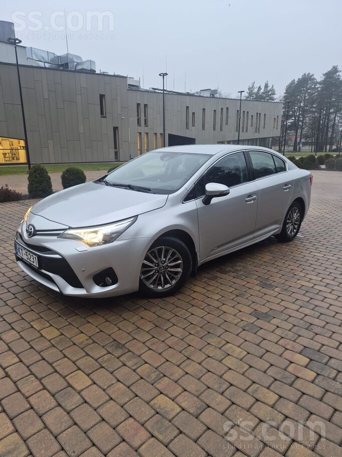 Toyota Toyota Avensis 1.8(108kw)labā tehniskā stāvoklī. R