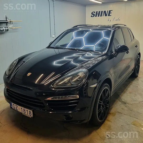 Privātpersona pārdod Porsche Cayenne S 4.2 Diesel Gts V8 ar 381 ZS. 

Augs