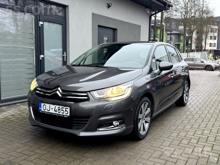 Automāts, 1.2 benzīns 96kw. Aprīkojumā ietilpst tādas opcijas, kā Pusādas sa