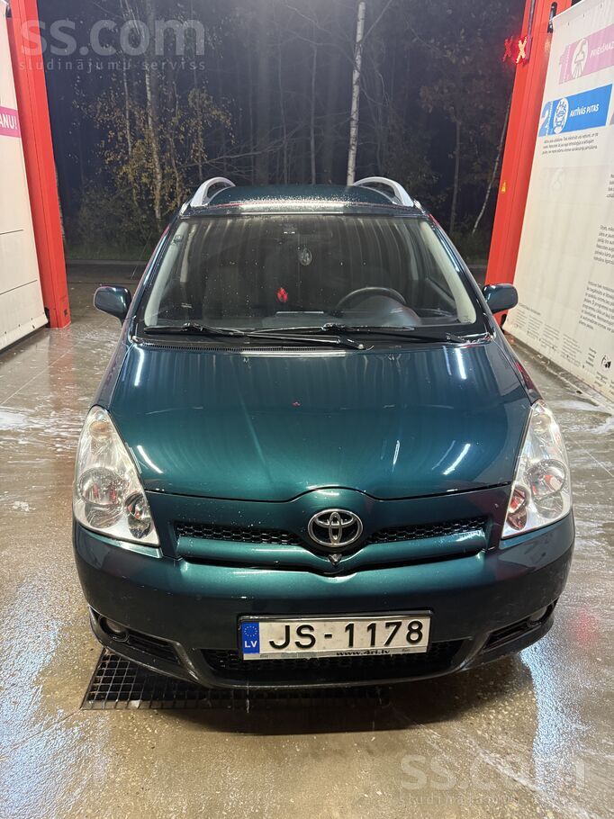Toyota Toyota Corolla Verso 7 sēdvietas, 2.0L dīzelis, 6-