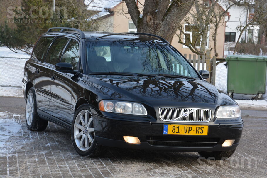 Volvo Tikko no Níderlandes. V 70 2.4 D5 120kw - Comfort 
