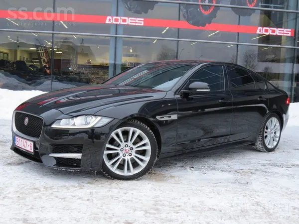 R-sport komplektācija. Tikko no Francijas. Black on black. 
Keyless-go. 
R