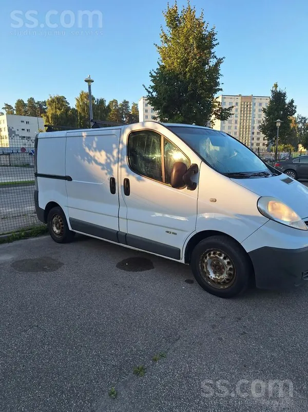 Nissan Pārdod busu atbilstoši tam normālā stāvoklī. Līdzi