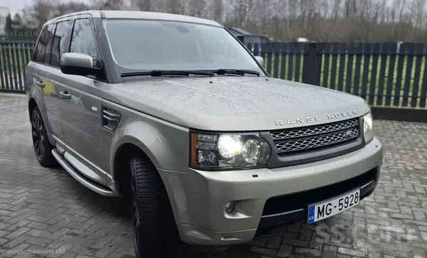 Tiek pārdots kopts un uzticams Range Rover Sport 2012. gada, aprīkots ar 3.0