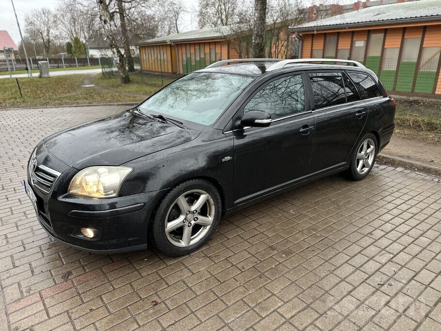 Toyota Laba Toyota Avensis