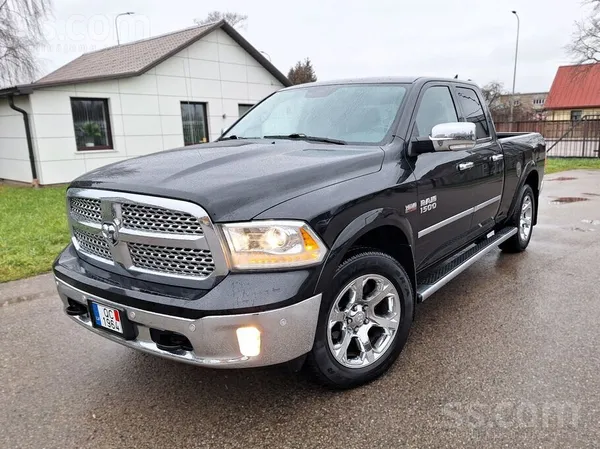 Dodge Ram 1500 Laramie – viens no vispilnīgāk aprīkotajām un iekārojamākajām