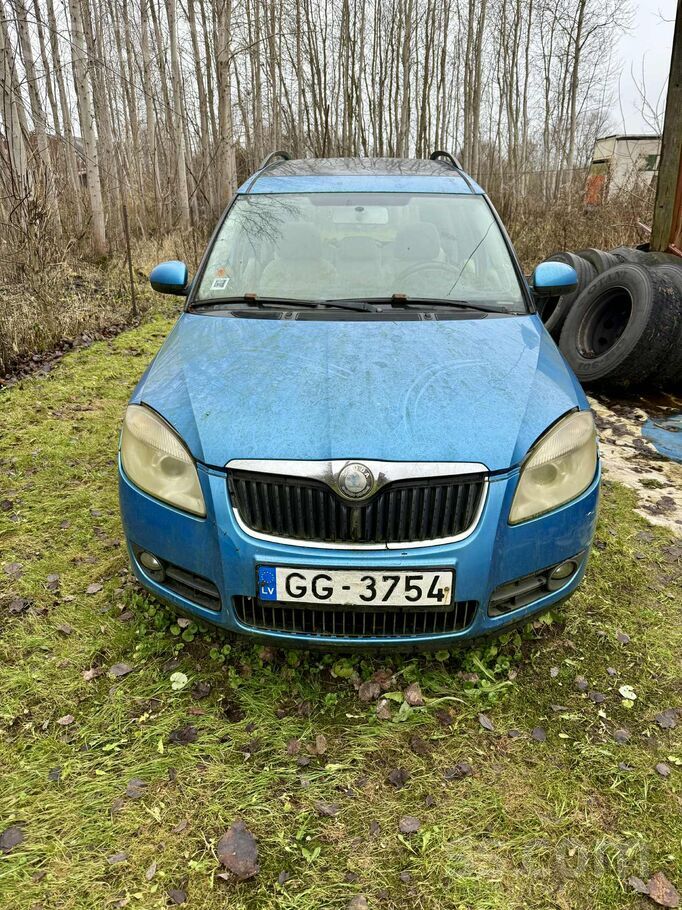 Pārdod Škoda Roomster
Vizuali defekti
Viss ruc un brauc
Viens ipasnieks