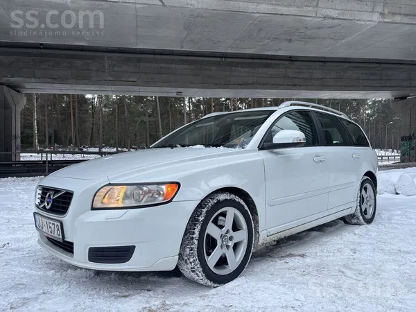 Volvo Pardodu vai mainu. Volvo V50 2.0 Dīzels 130kW vai 