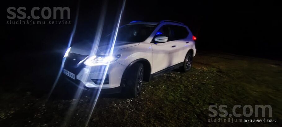 Nissan X-Trail просторный и универсальный внедорожник, который отлично подой